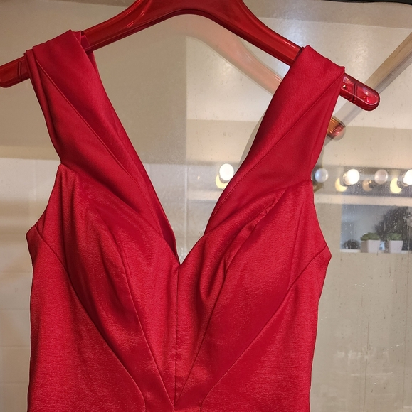 Scuba Off The Shoulder Gown - Picture 4 of 5